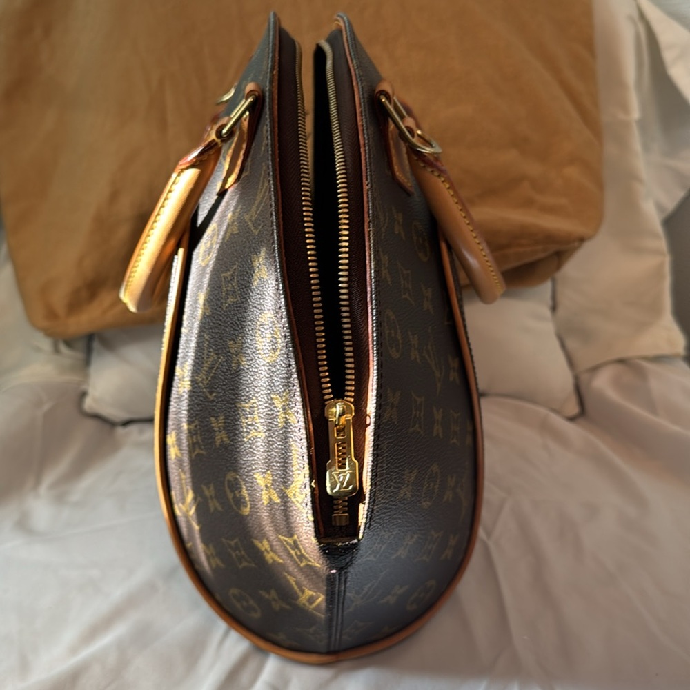 Louis Vuitton Ellipse GM Bag with original key - Picture 2 of 12
